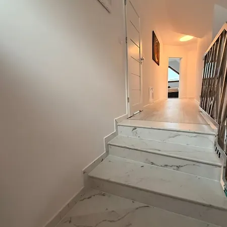Appartement Glamoon Mountain With Jacuzzi And Sauna, Nowy Targ
