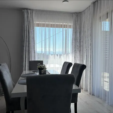 Апартаменты Glamoon Mountain With Jacuzzi And Sauna,